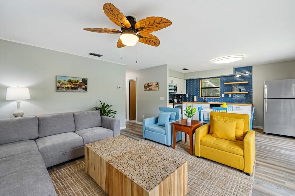 Open floor plan perfect for a couple, family or friends