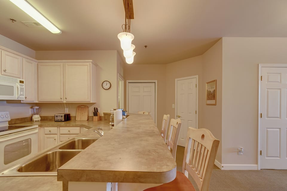 Kitchen | Drip Coffee Maker & Keurig | Dishwasher