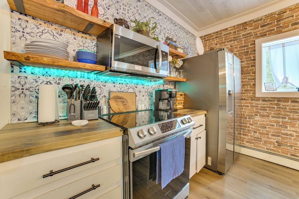 Kitchen | Keurig/Drip Coffee Maker | Air Fryer | Blender | Cooking Basics