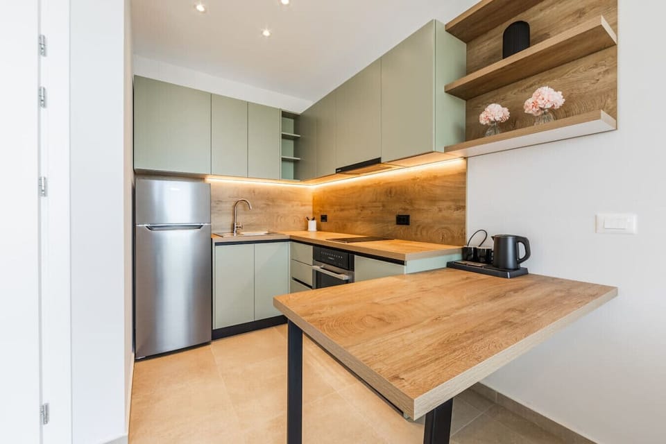 Fully-equipped kitchen