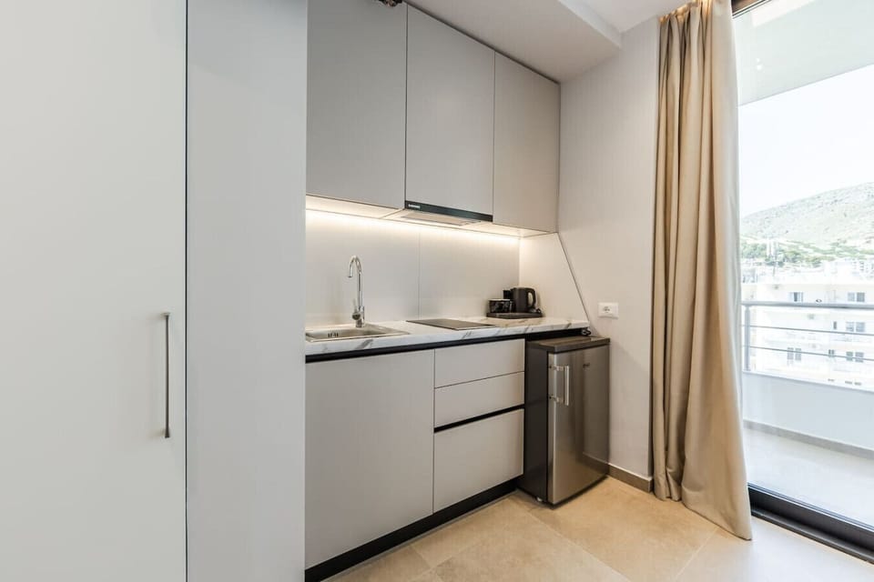Fully-equipped kitchen