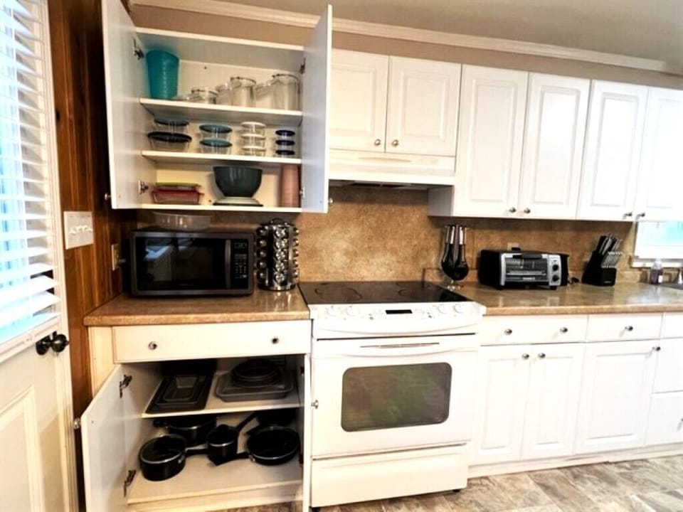 "Best stocked home we've ever stayed in. Smelled so fresh and clean." Sharla