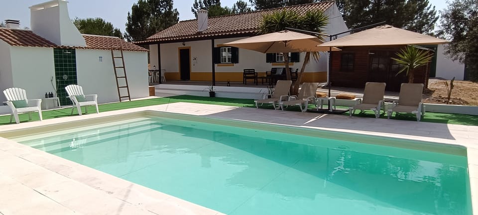 Salted water swimming-pool with 8X4m with easy access steps