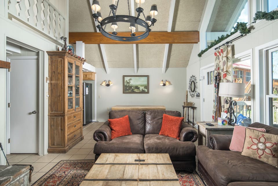 Open access to the kitchen.
