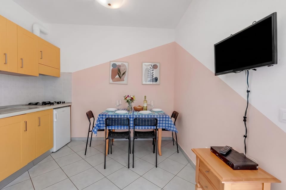 Kitchen and dining area