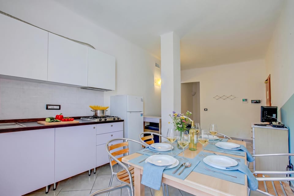 Kitchen and dining area