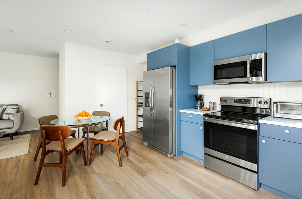 Fully equipped with all the essentials, this kitchen makes every meal a joy to prepare.