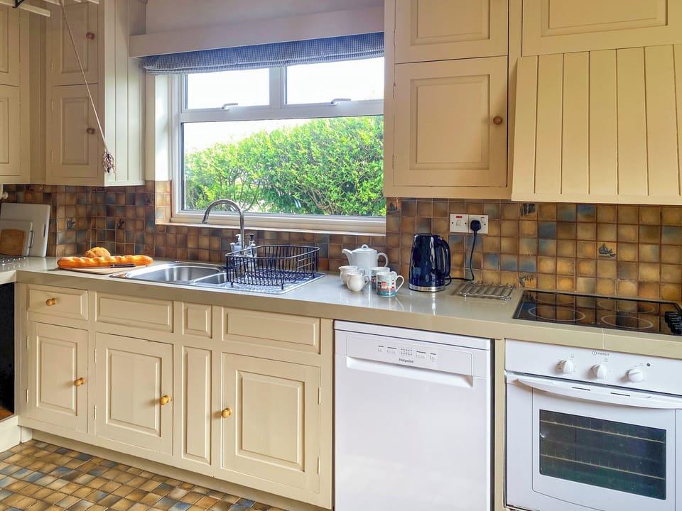 Kitchen | Pedn-Y-Ke, Mullion