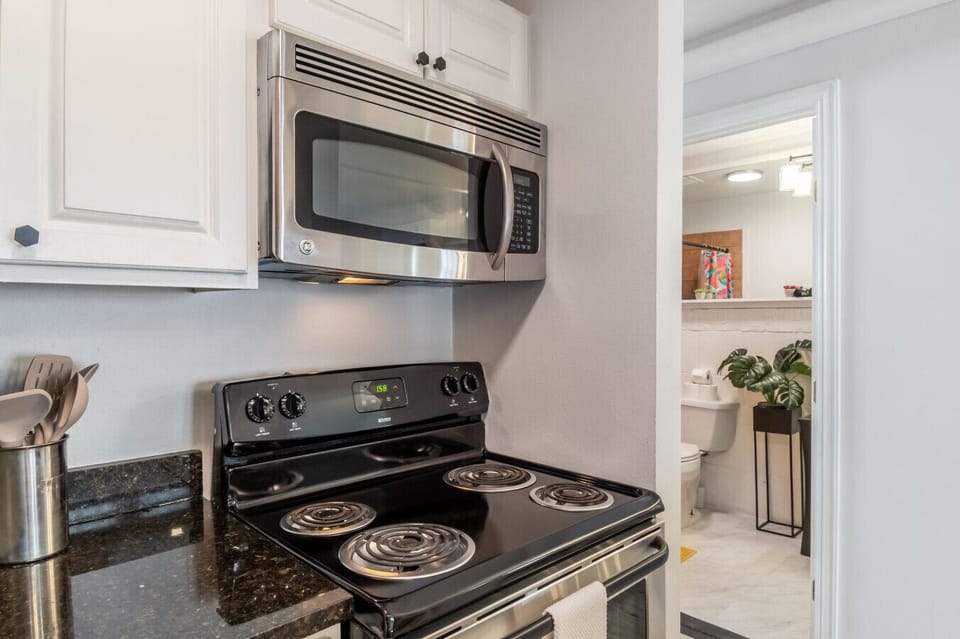 Fully stocked kitchen with all the essentials and more!