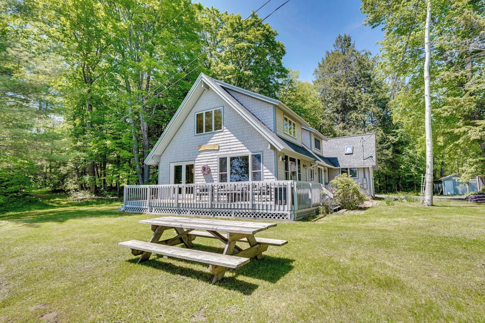 Winthrop Vacation Rental | 3BR | 3BA | 1,880 Sq Ft | 3 Steps to Enter