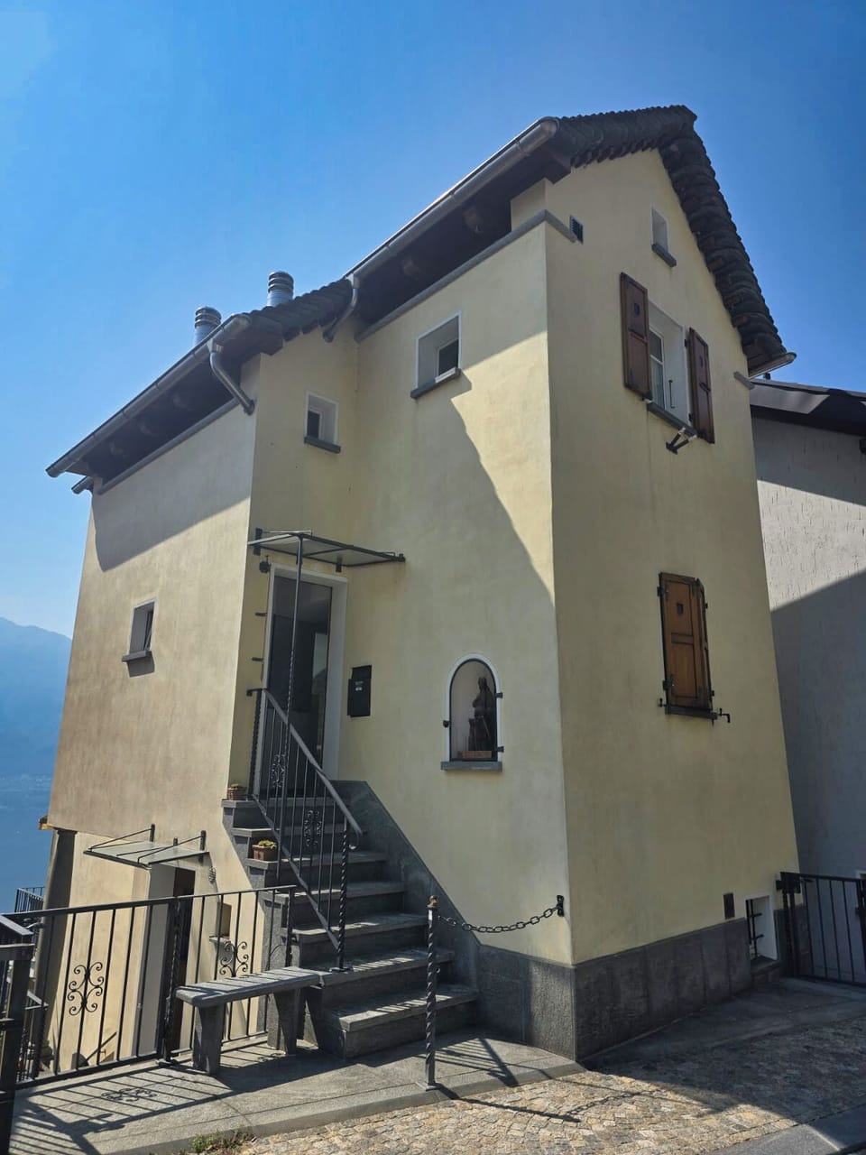 Facade / entrance