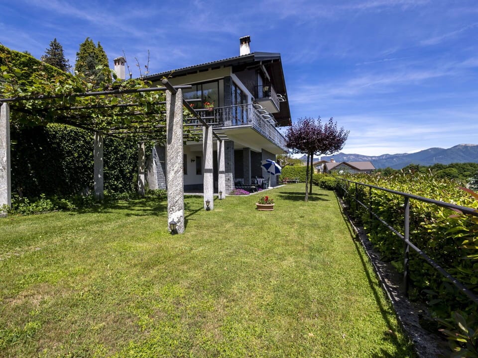 Garden, Outdoor Furniture, Resort, Shade, Leisure, Lawn, Eco Hotel, Landscaping, Tent, Park