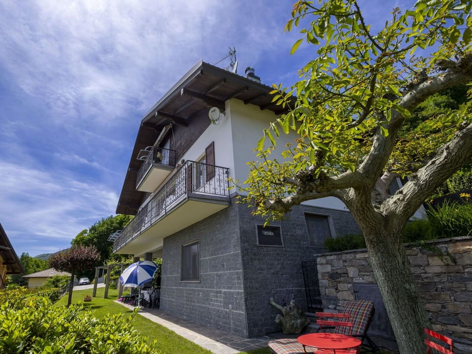 Garden, Outdoor Furniture, Resort, Shade, Leisure, Lawn, Eco Hotel, Landscaping, Tent, Park