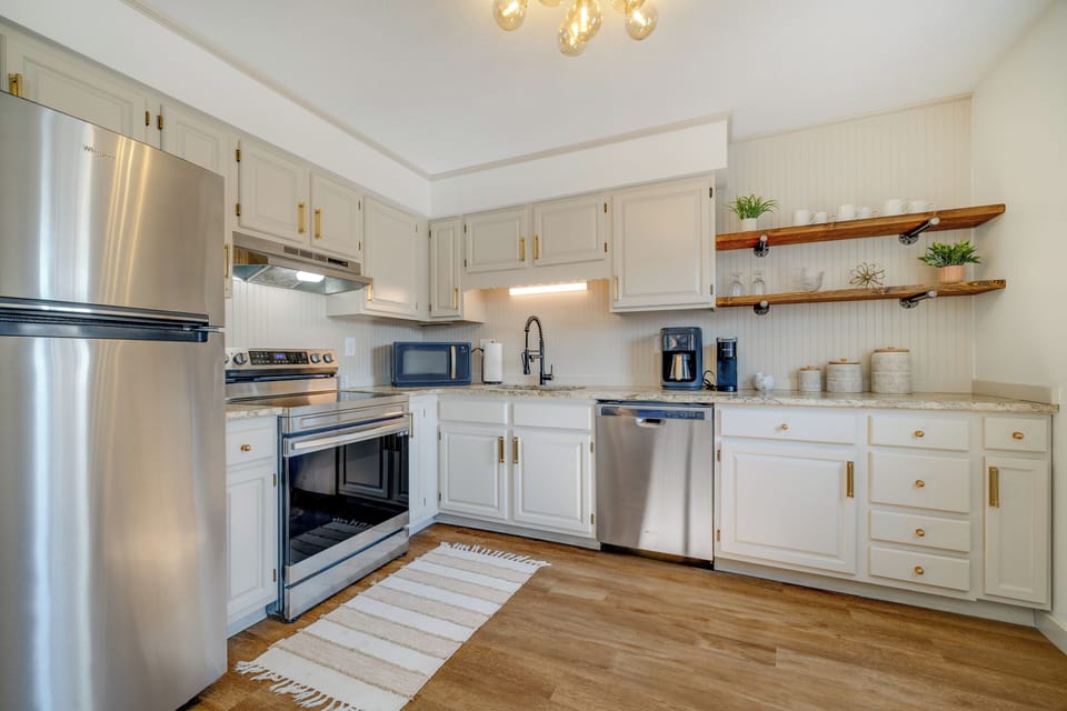Full kitchen