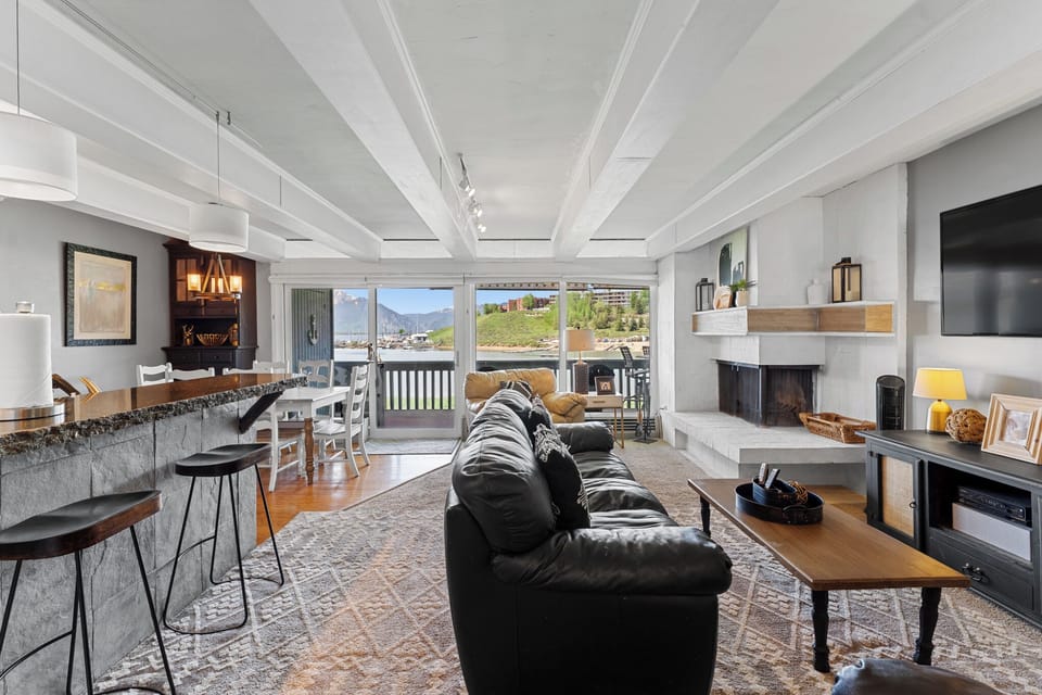 Anchorage West Condos #105, Building 10.