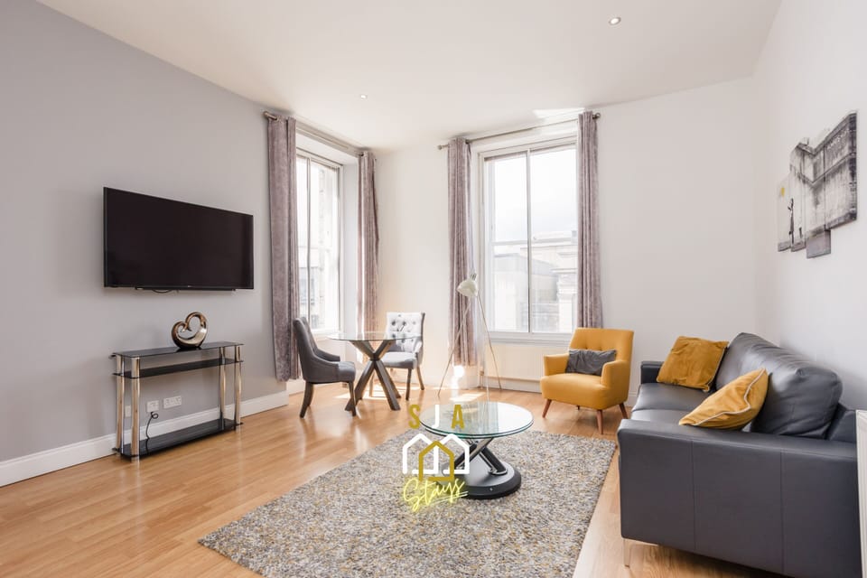 Living Room / Lounge