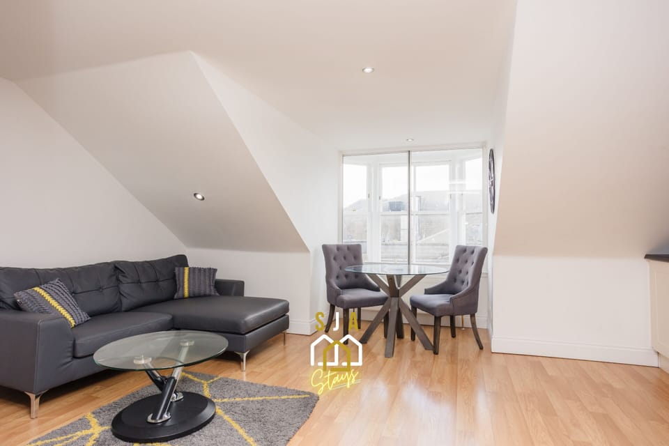 Living Room / Lounge