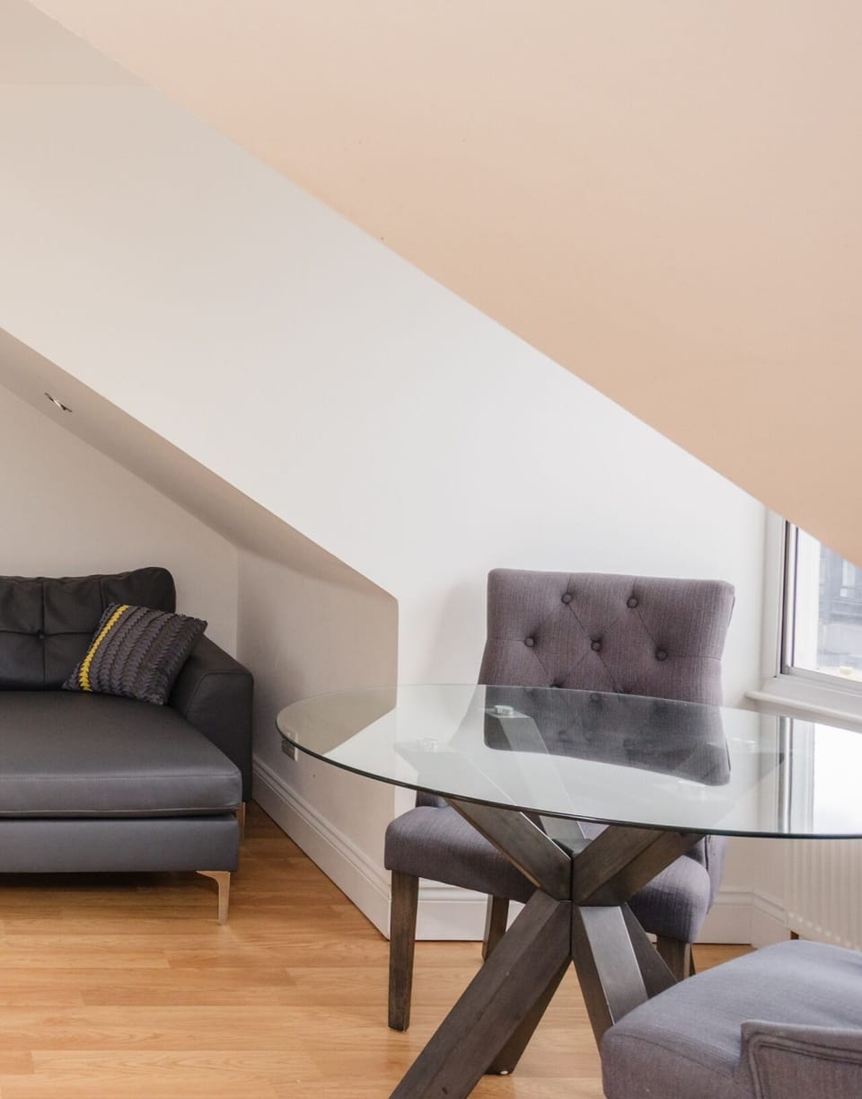 Living Room / Lounge