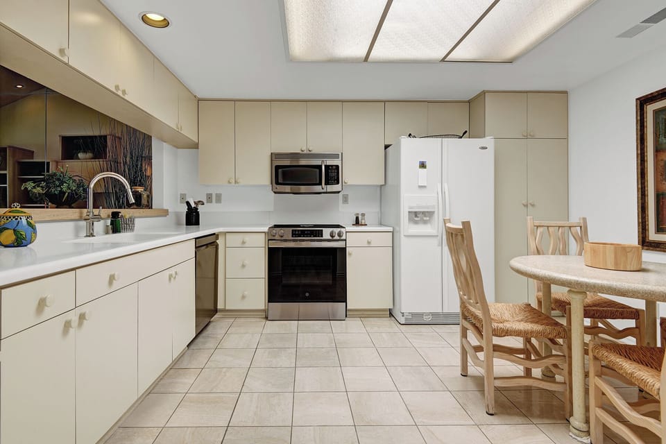 KITCHEN.jpg mls
