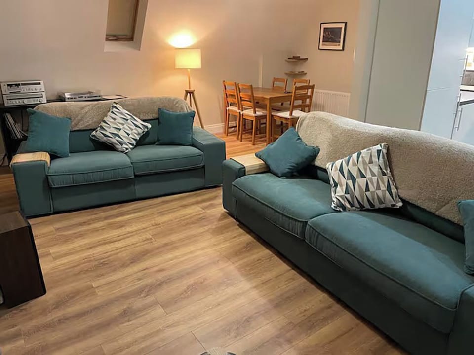 Living/dining area