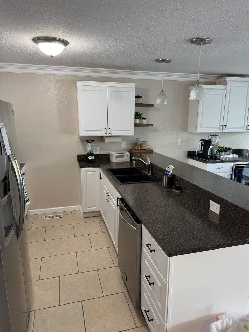 Full Kitchen with Dishwasher