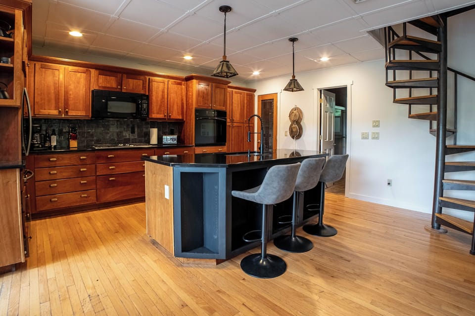 updated, fully stocked kitchen 