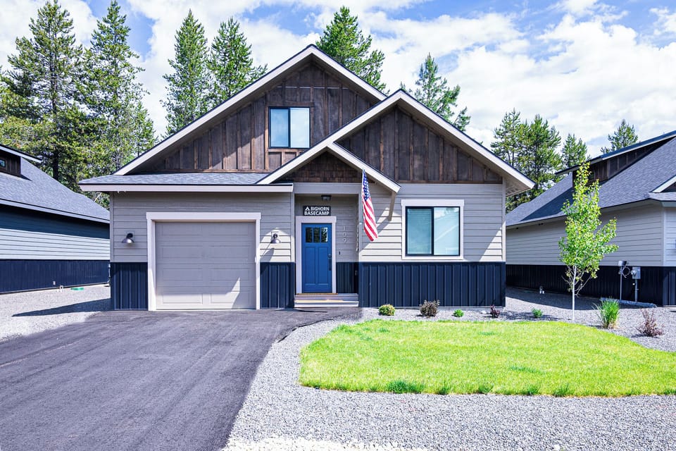 Front of Bighorn Basecamp