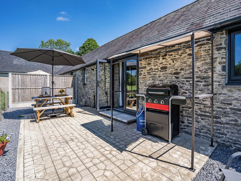 Exterior | The Old Cowsheds 4 - Daniel Ddu - Gaer Cottages, Cribyn, Lampeter