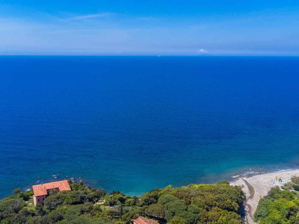 Blue, Water, Body Of Water, Sea, Coast, Coastal And Oceanic Landforms, Horizon, Natural Landscape, Landscape, Ocean