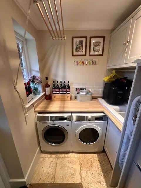 Utility room, washer, dryer and extra Fridge Freezer