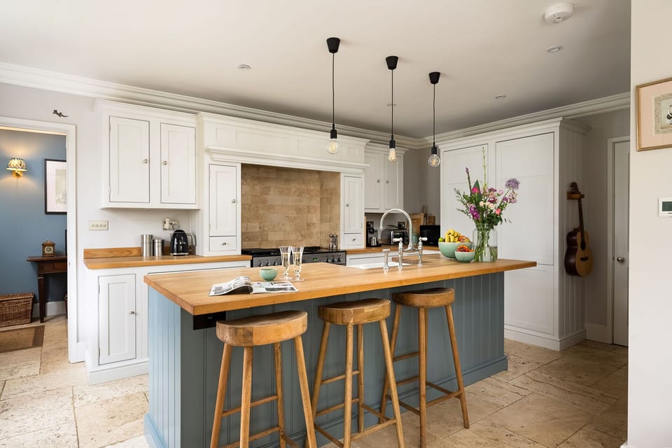 Breakfast Bar Seating area