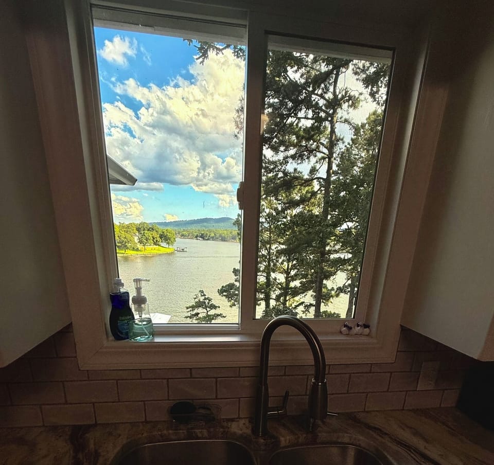 Kitchen - Lake View