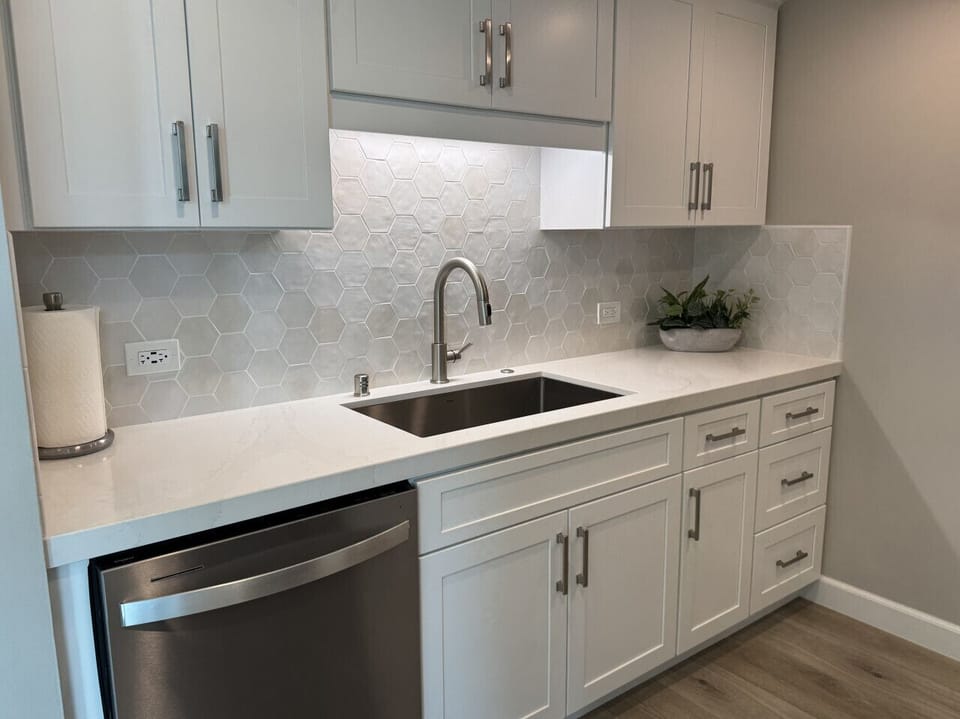 Sleek, clean, and all the essentials for easy cooking