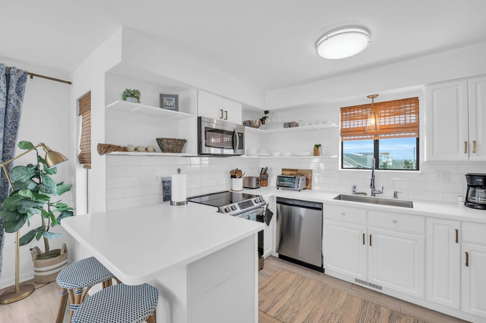 Large gourmet kitchen