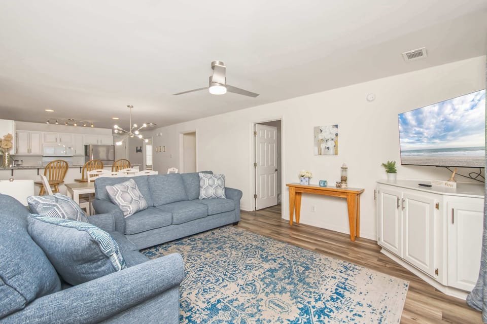 Spacious and sunny—ideal for quality time with loved ones.

