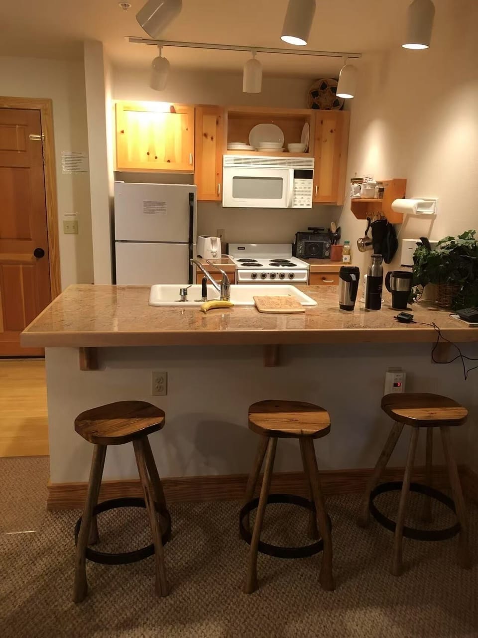 Kitchen bar