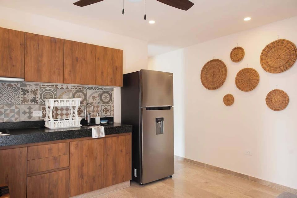Fully Equipped Kitchen - Cocina Totalmente Equipada 
