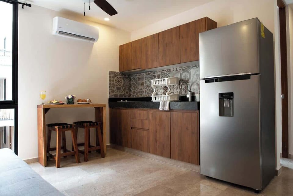 Fully Equipped Kitchen - Cocina Totalmente Equipada 