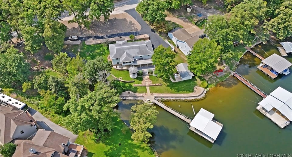 Skyview - Shows Dock and Parking around Property