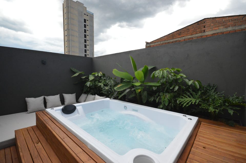 Outdoor spa tub