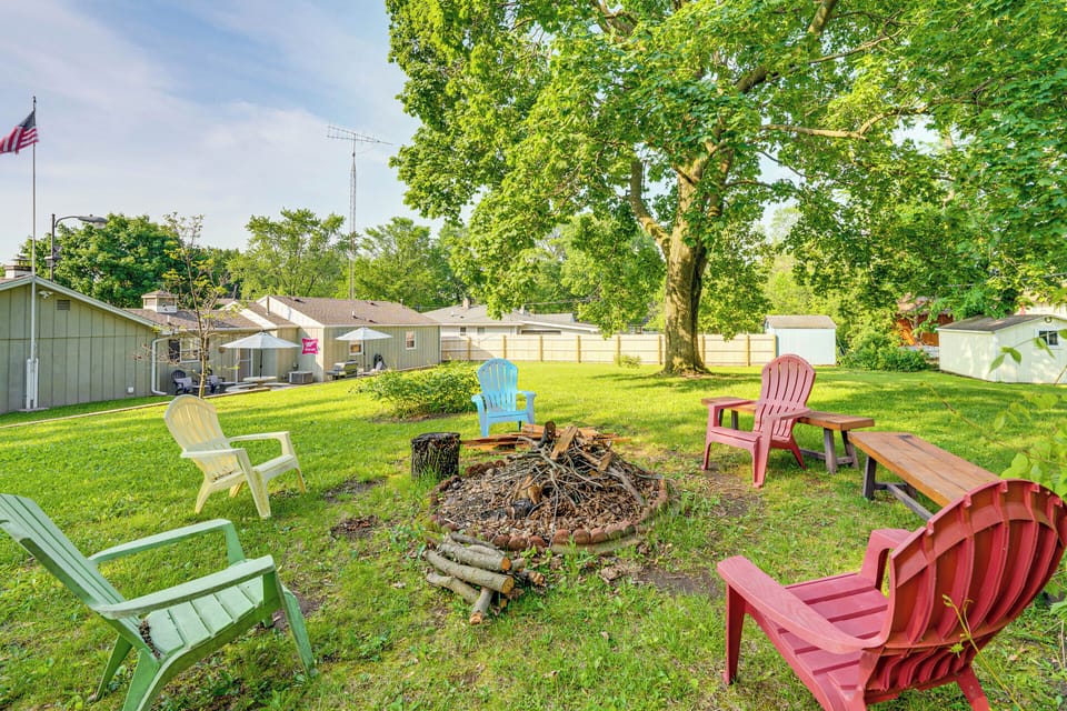 Genoa City Vacation Rental | 3BR | 1BA | 964 Sq Ft | 1 Step to Enter