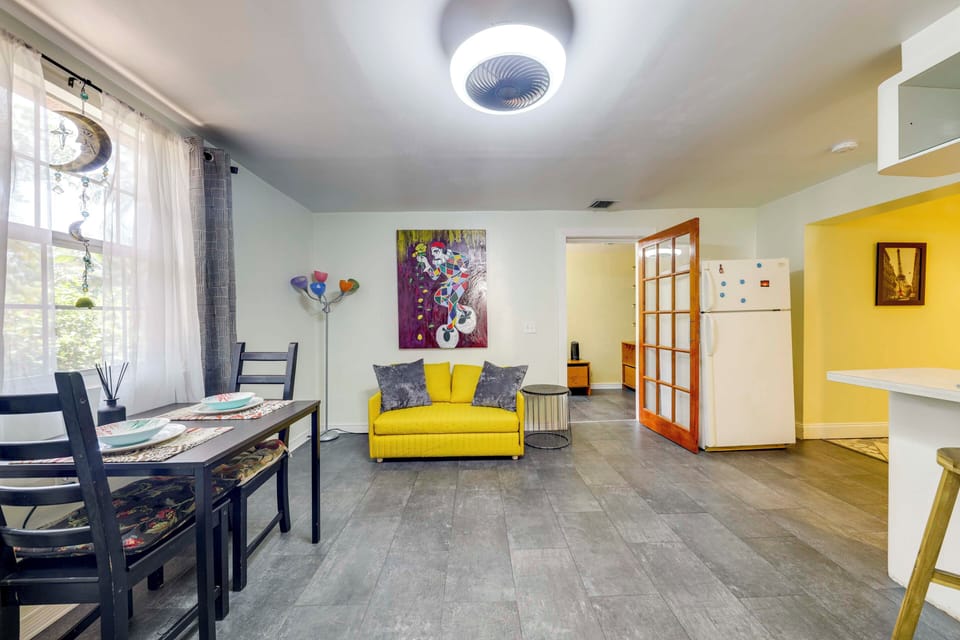 Living Room | Full Sleeper Sofa | Smart TV | Central A/C & Heat