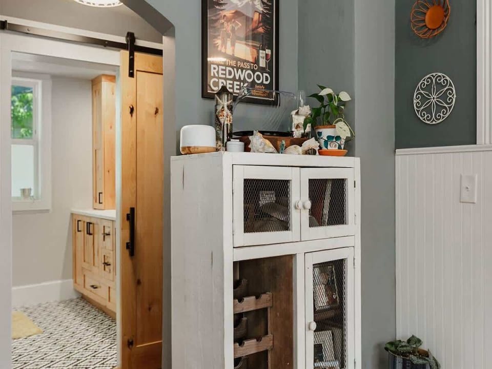 Wine cabinet (empty) - 6th st green NoCoast Rentals