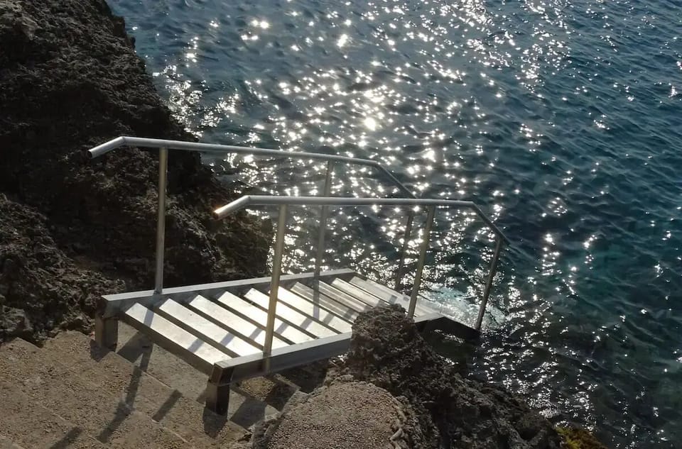One of two sets of stairs to Ocean