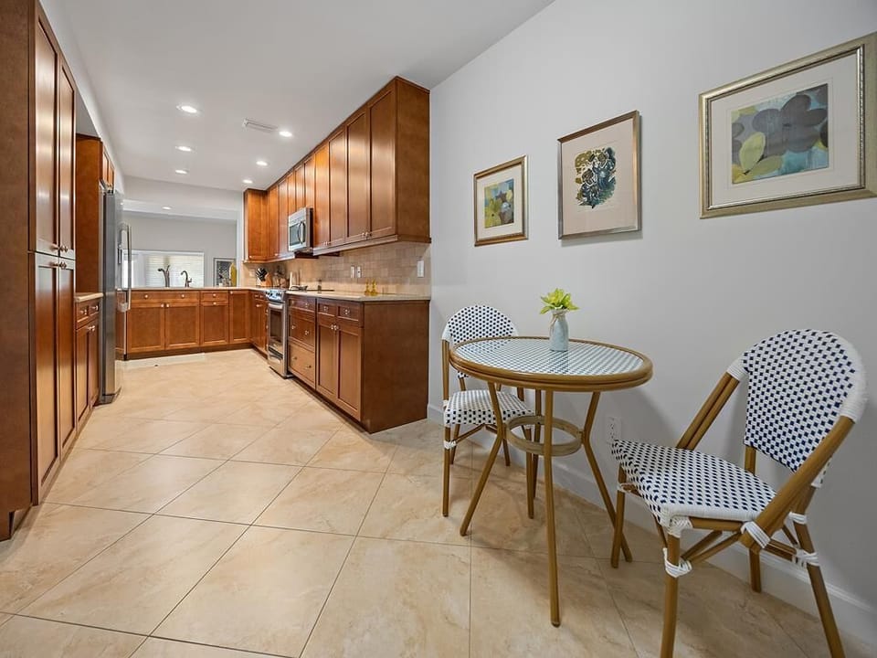Eat In Area/Kitchen