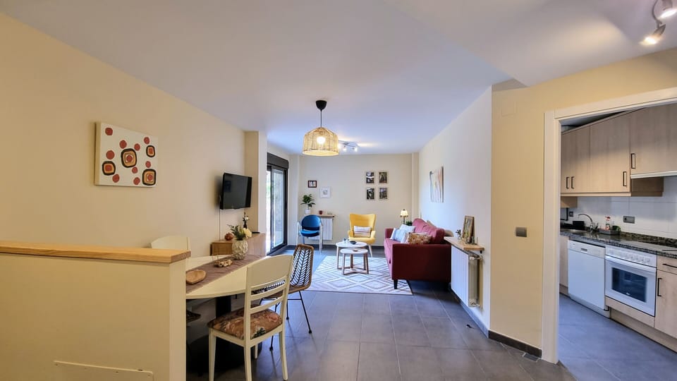 Kitchen or kitchenette,Living room,Dining area