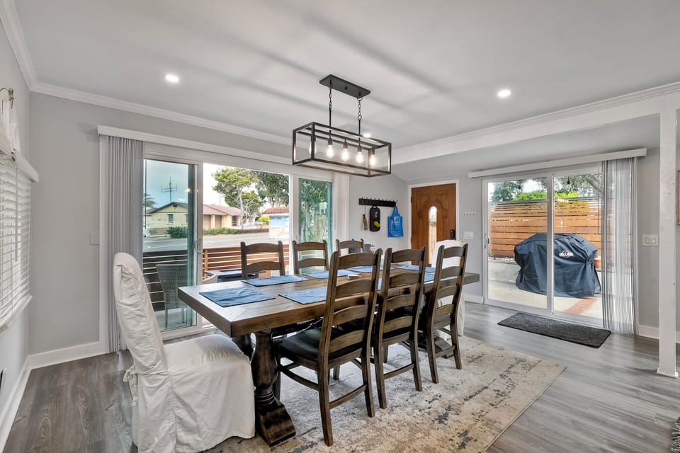 Indoor dining in 2BR unit