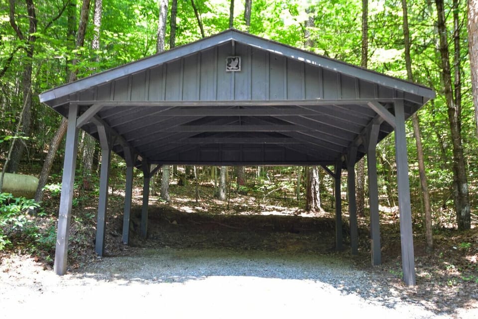 Luxury 2 br Cabin Rental with hot tub