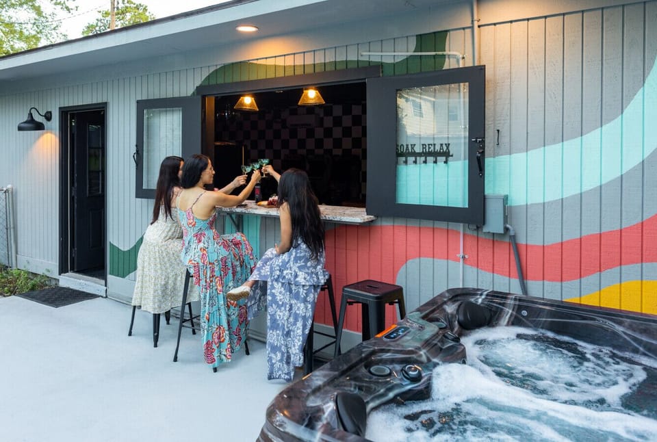 Hot tub and Outdoor bar