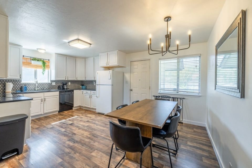 Spacious setup for group dinners